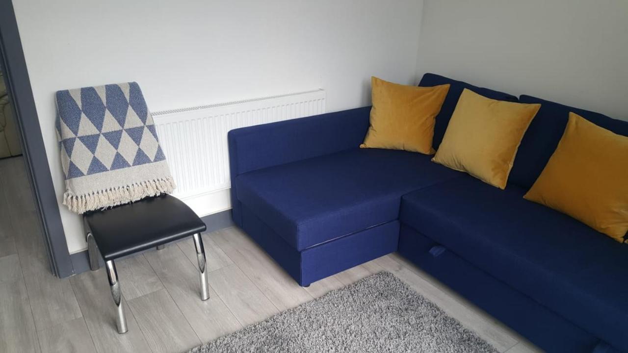 Homestay In Birmingham Sleeps 8 - Free Parking & Wifi ภายนอก รูปภาพ