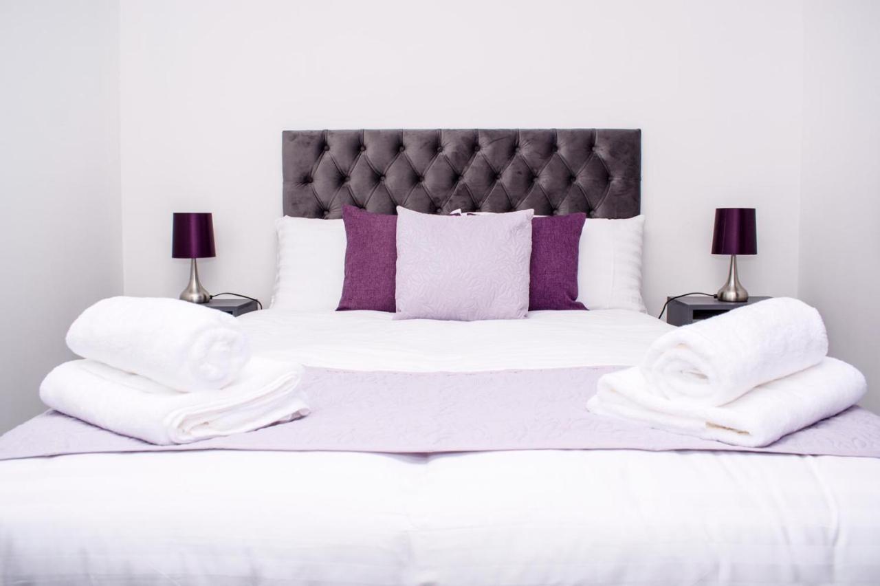 Homestay In Birmingham Sleeps 8 - Free Parking & Wifi ภายนอก รูปภาพ