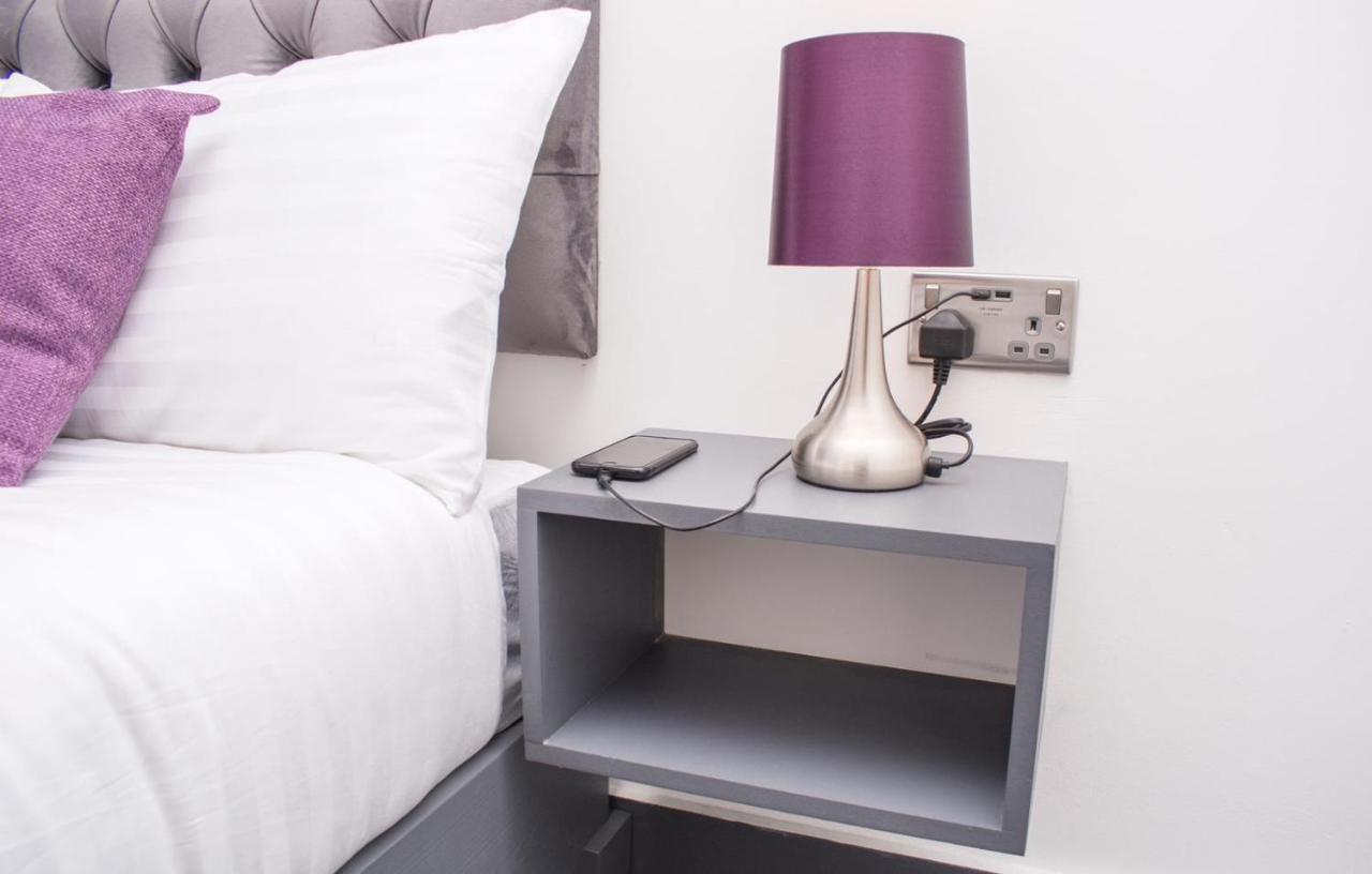 Homestay In Birmingham Sleeps 8 - Free Parking & Wifi ภายนอก รูปภาพ