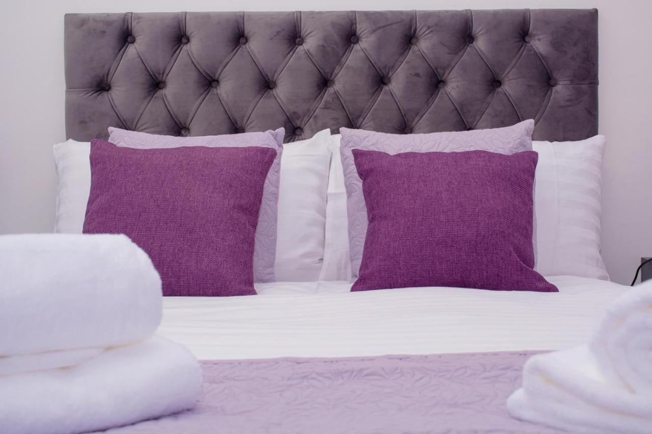 Homestay In Birmingham Sleeps 8 - Free Parking & Wifi ภายนอก รูปภาพ